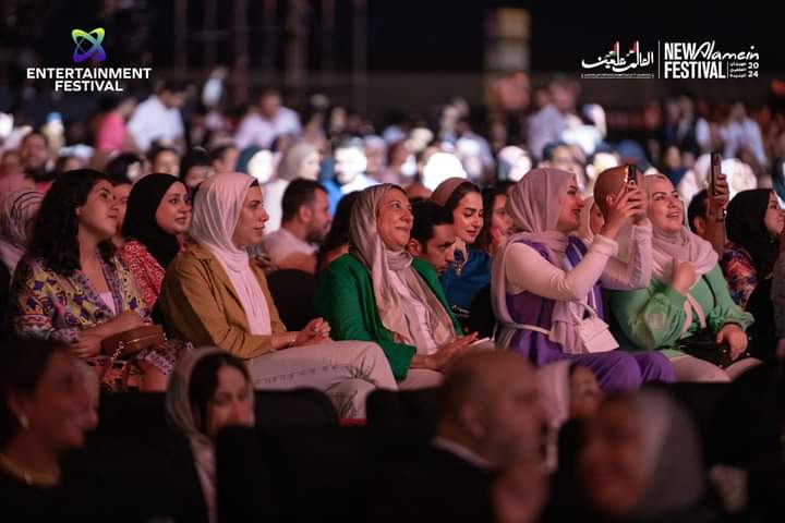 كاظم الساهر يضيء سماء العلمين ... ويطمئن الجمهور إلى صحته (صور)